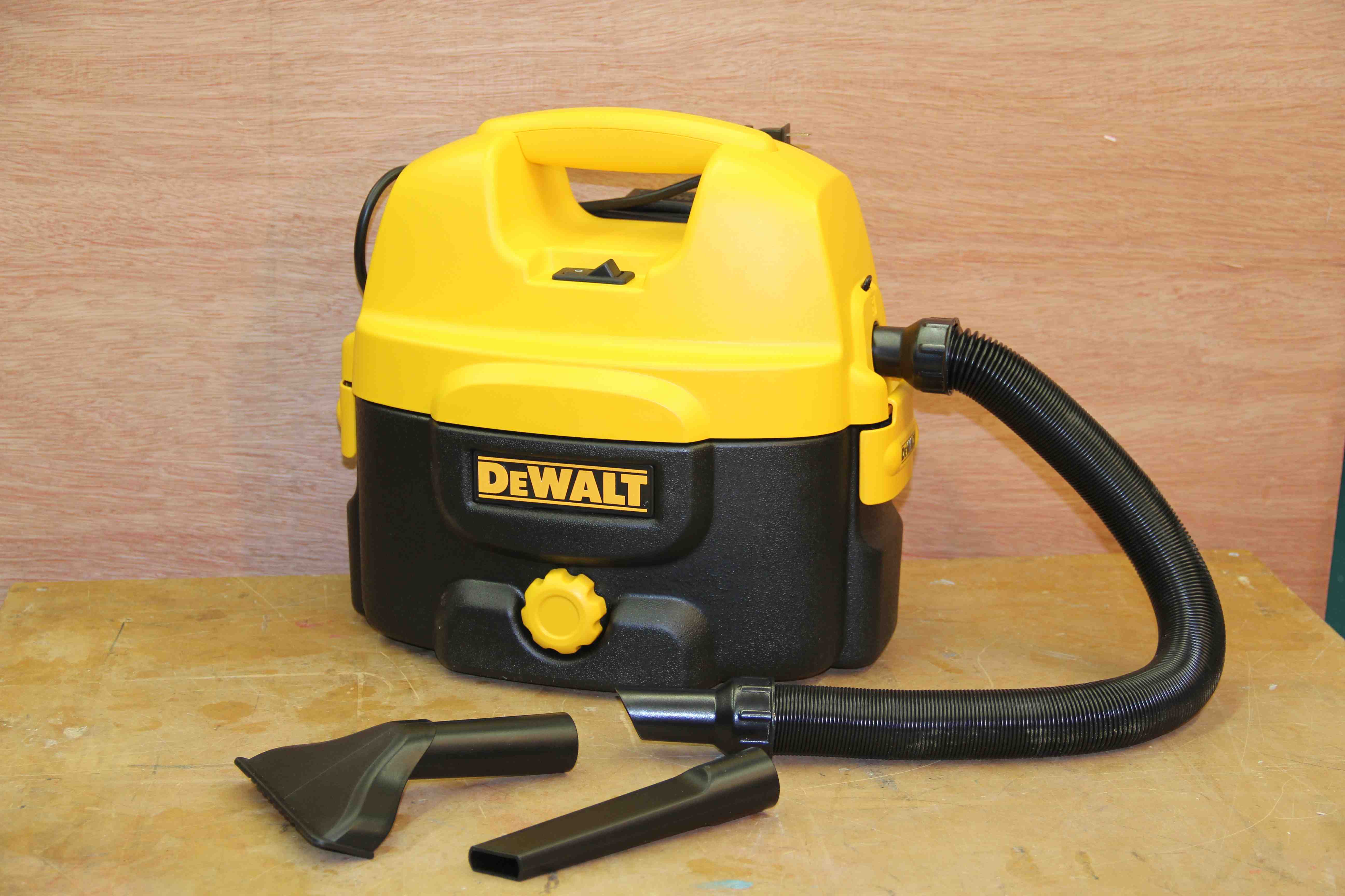 DEWALT DC500 Vacuum