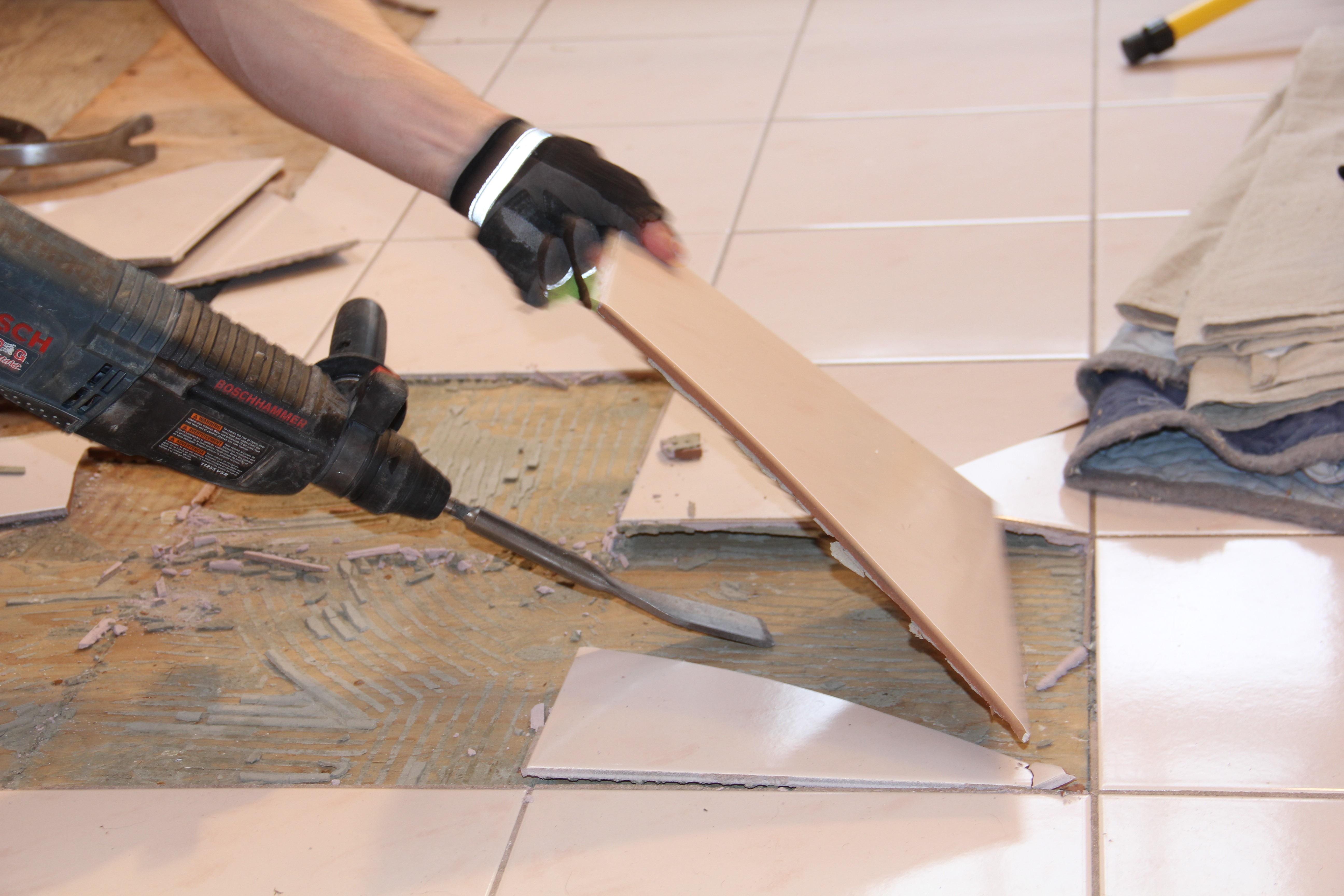 Remove A Tile Floor And Underlayment, How To Remove Ceramic Floor Tile