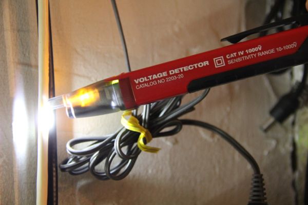Milwaukee 10-1000V Dual Range Voltage Detector 2203-20