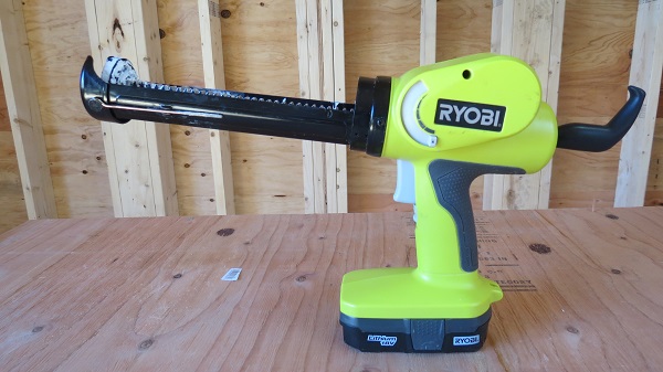RYOBI Caulk and Adhesive Gun 18V Power Tool Only 