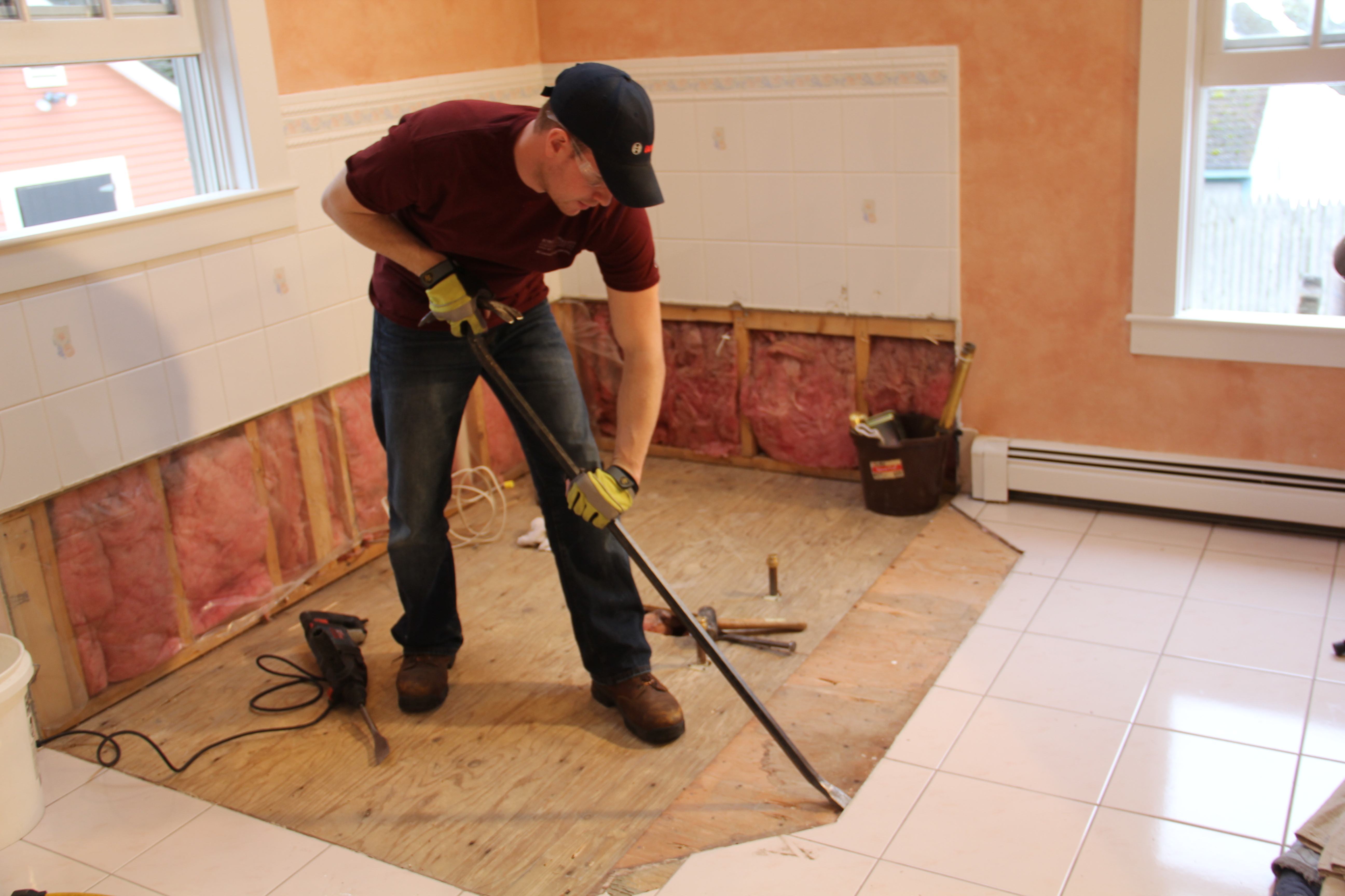 Remove A Tile Floor And Underlayment, Bathroom Floor Tile Underlayment