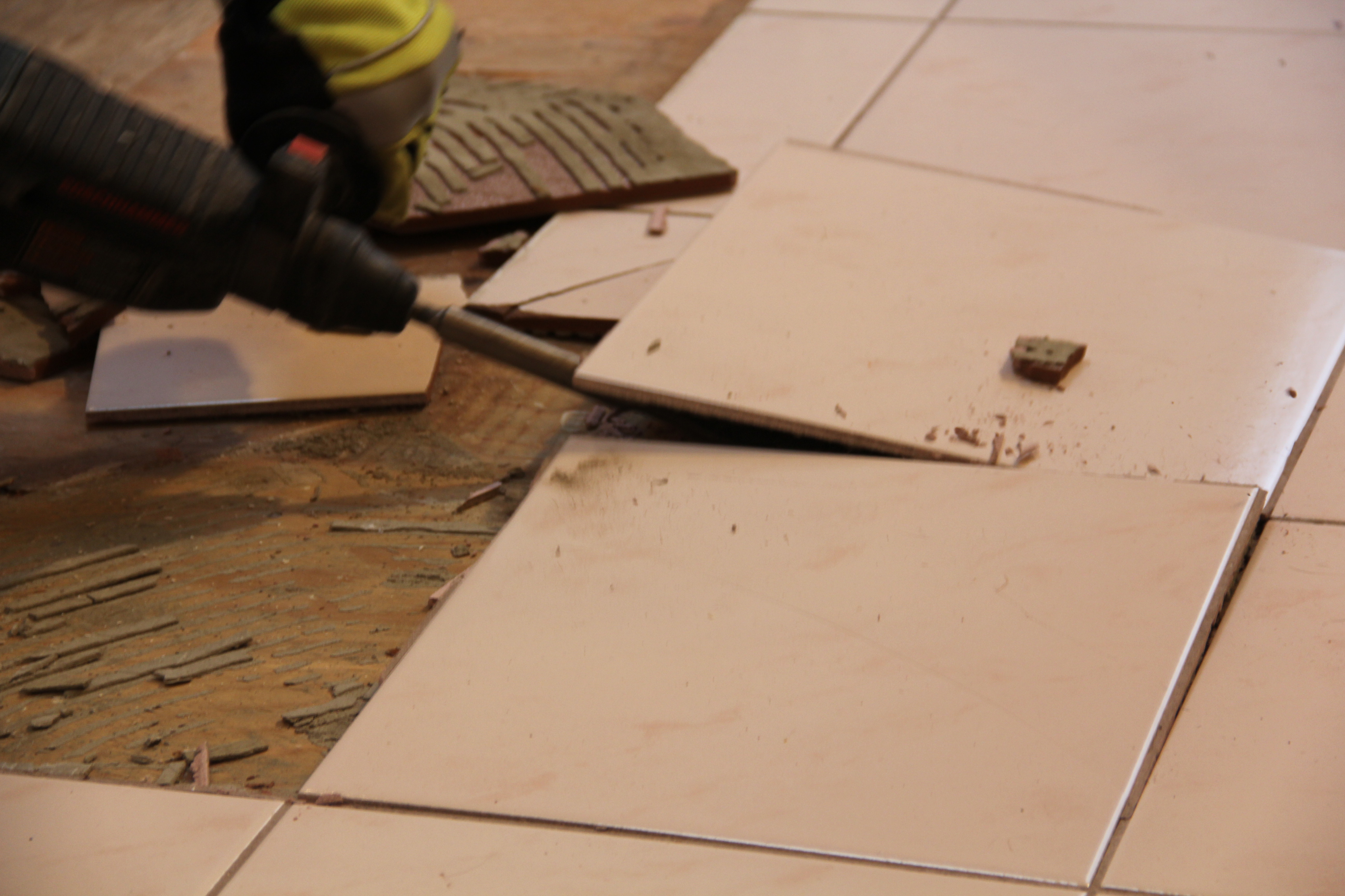 To Remove A Tile Floor And Underlayment, How To Remove Ceramic Floor Tile From Cement Board